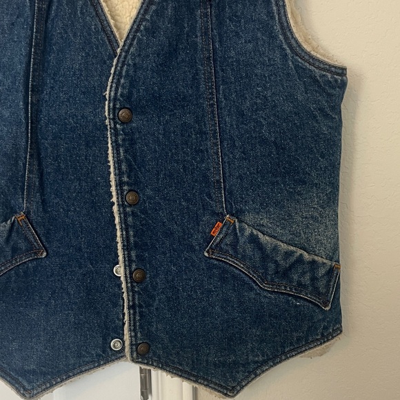 Vintage Levi's Dark Blue Denim Vest with Shearling Lining - Picture 5 of 8